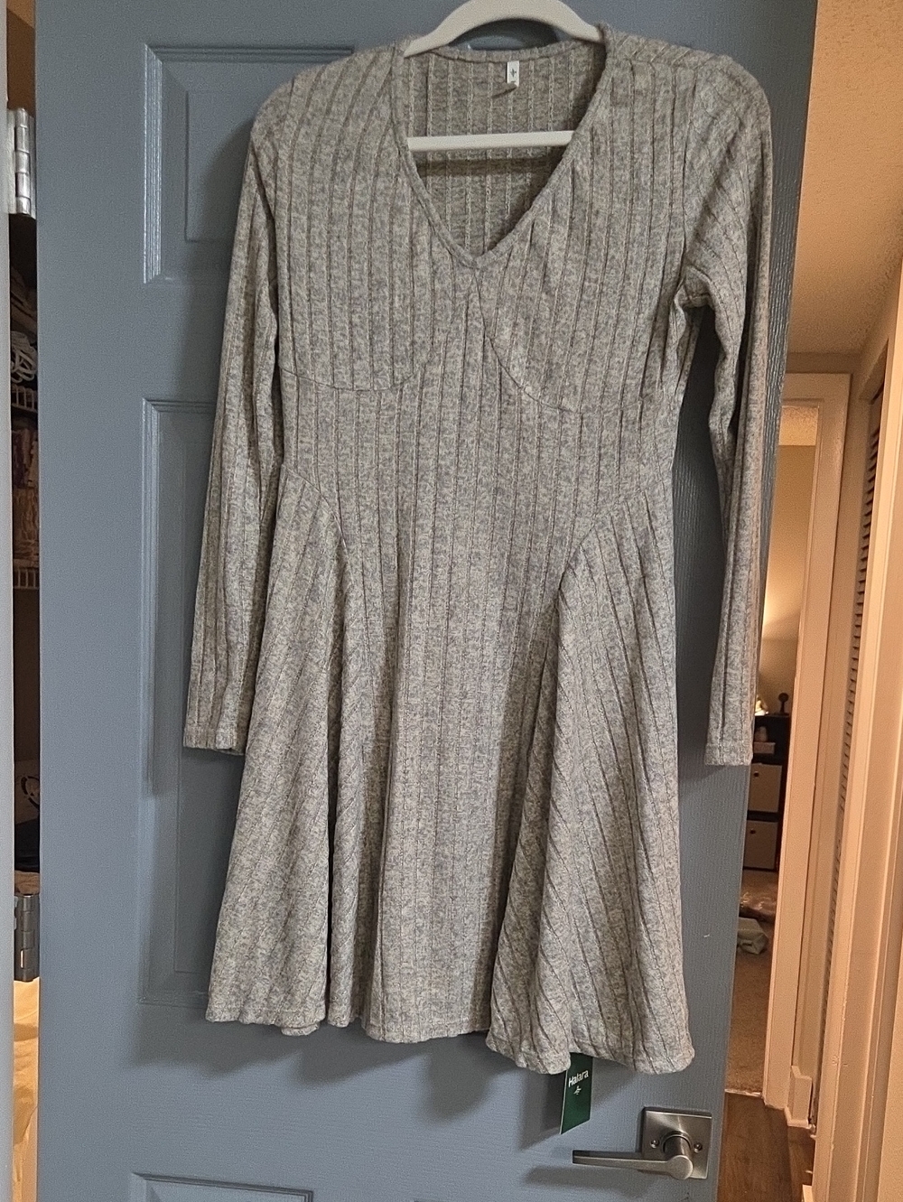 Women's Gray Ribbed Long-Sleeve Knit Dress